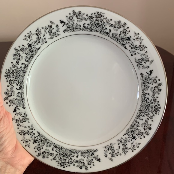 Noritake Place Setting - Picture 5 of 7